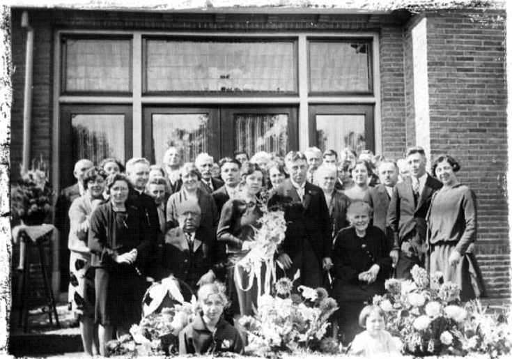 (Huwelijk van Johan van den Acker & Tilly Dijkmans 24-08-1928 te Gemert (Gezin Hendrikus Godefridus Dijkmans (Fried) & Petronella Veronica van Vlerken te Gestel en Blaarthem).)